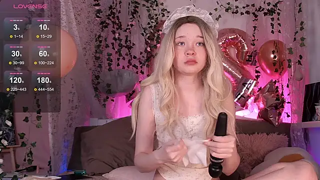 Kellybbface online show from 12-03-25, 05:19