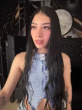 Snapshot of TayylorSexx chatting on 04-26-26, 04:10 TayylorSexx online show from 04-26-26, 04:10