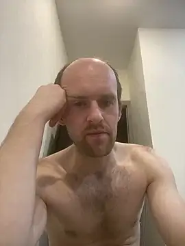 LynnAhNight online show from 04-16-26, 06:41