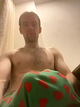 LynnAhNight online show from 10-18-25, 03:08