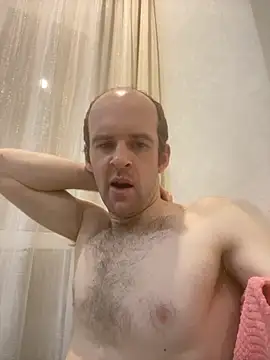 LynnAhNight online show from 10-28-25, 03:07