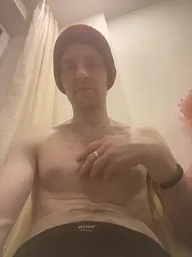 LynnAhNight online show from 02-27-25, 03:08
