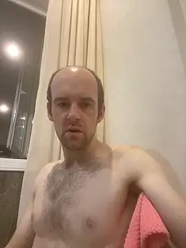 LynnAhNight online show from 10-30-25, 03:16