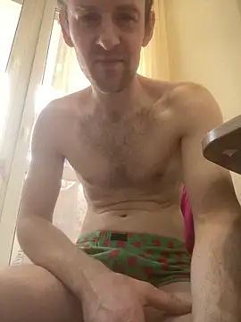 LynnAhNight online show from 04-04-26, 05:03