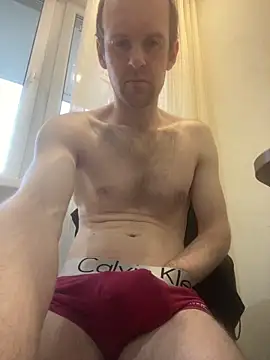 LynnAhNight online show from 04-14-26, 03:11