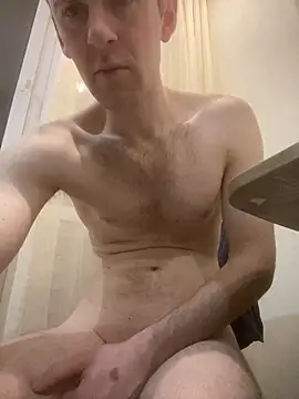 LynnAhNight online show from 02-17-26, 03:15