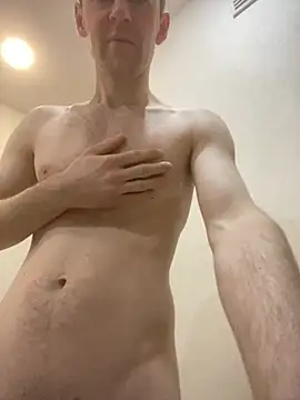 LynnAhNight online show from 02-04-26, 03:23