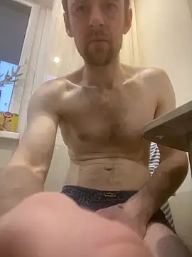 LynnAhNight online show from 03-25-26, 03:17