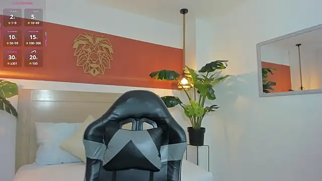 tiffanny doll  online show from 02-24-26, 07:04