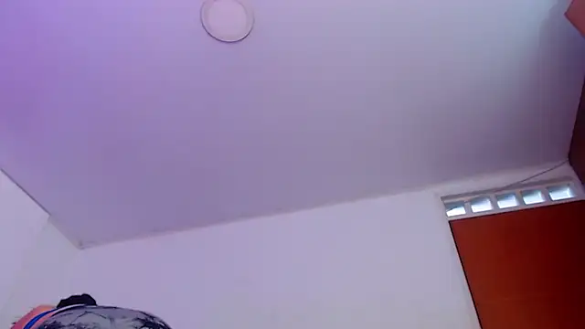 Snapshot of Taliana36 chatting on 02-13-25, 04:39 Taliana36 online show from 02-13-25, 04:39