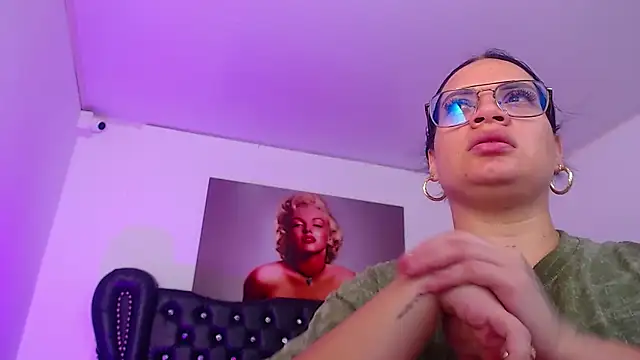 Snapshot of Taliana36 chatting on 02-03-25, 12:57 Taliana36 online show from 02-03-25, 12:57