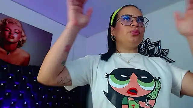 Snapshot of Taliana36 chatting on 02-14-25, 01:29 Taliana36 online show from 02-14-25, 01:29