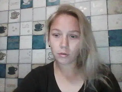 Snapshot of Anna_wey chatting on 09-22-25, 06:25 Anna wey online show from 09-22-25, 06:25