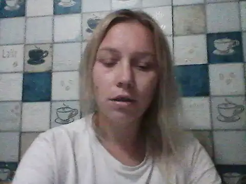 Snapshot of Anna_wey chatting on 10-12-25, 06:53 Anna wey online show from 10-12-25, 06:53