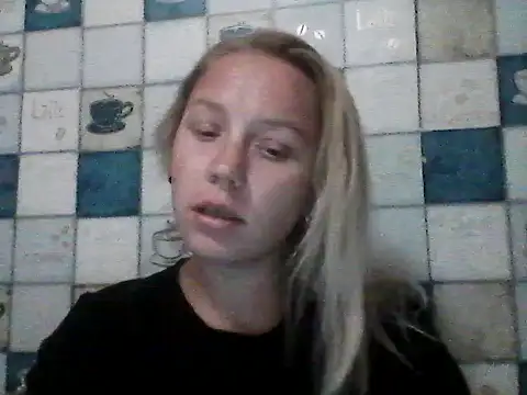 Snapshot of Anna_wey chatting on 09-24-25, 06:36 Anna wey online show from 09-24-25, 06:36