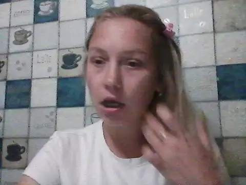 Snapshot of Anna_wey chatting on 09-30-25, 06:36 Anna wey online show from 09-30-25, 06:36