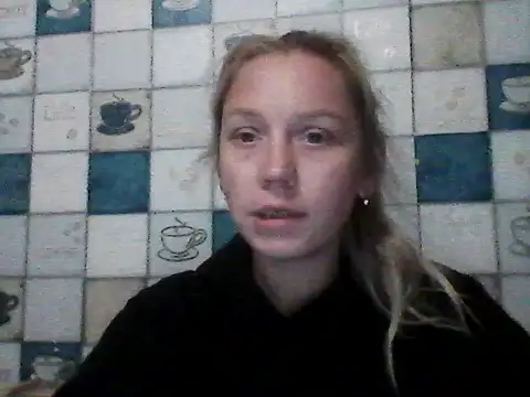 Snapshot of Anna_wey chatting on 09-29-25, 06:13 Anna wey online show from 09-29-25, 06:13