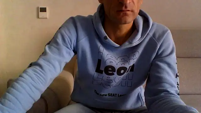 Snapshot of ANGELSANTAMARIA- chatting on 10-10-25, 12:17 ANGELSANTAMARIA- online show from 10-10-25, 12:17