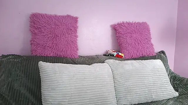 Hiyakasudere online show from 12-17-25, 12:32