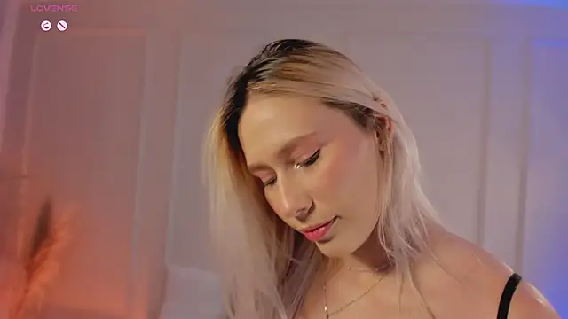 Arianasweeet online show from 04-14-26, 07:41