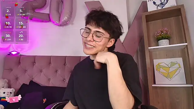 PepperTwink online show from 12-16-25, 04:44