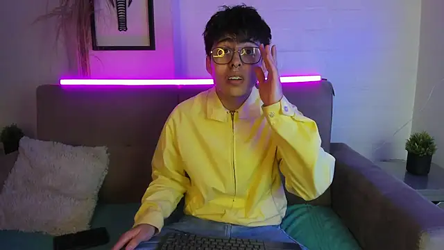 PepperTwink online show from 03-10-25, 01:00