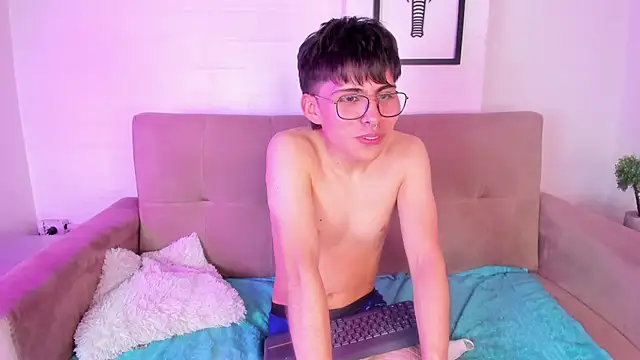 PepperTwink online show from 03-03-25, 03:54
