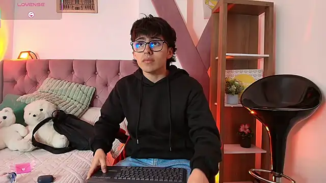 PepperTwink online show from 02-15-26, 01:10