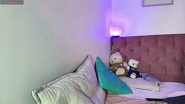 PepperTwink online show from 10-31-25, 05:31