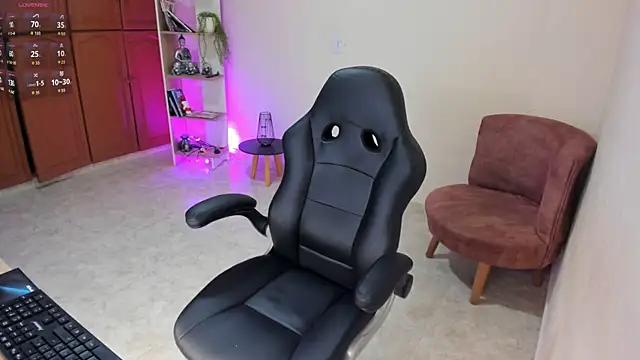 Nathalie 29 online show from 12-16-25, 01:37