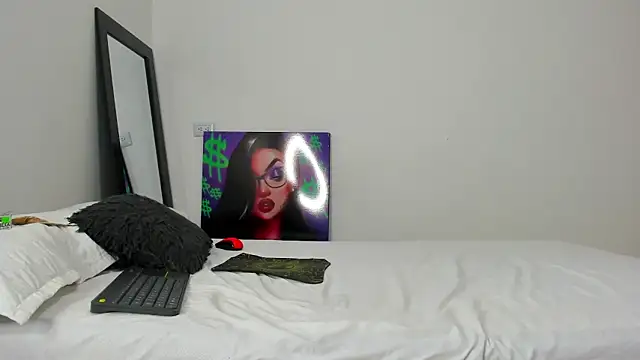 andrea cherryy online show from 10-10-25, 03:02