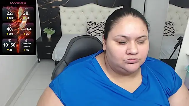 Snapshot of Aaliyah11 chatting on 10-14-25, 01:28 Aaliyah11 online show from 10-14-25, 01:28