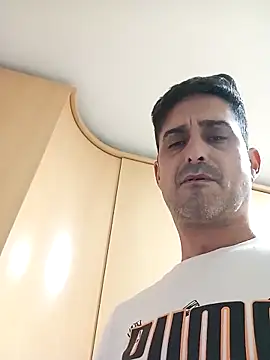 Snapshot of jonymoreno chatting on 03-20-25, 06:31 jonymoreno online show from 03-20-25, 06:31