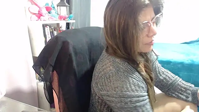 KatteAngelLat online show from 12-17-25, 01:54