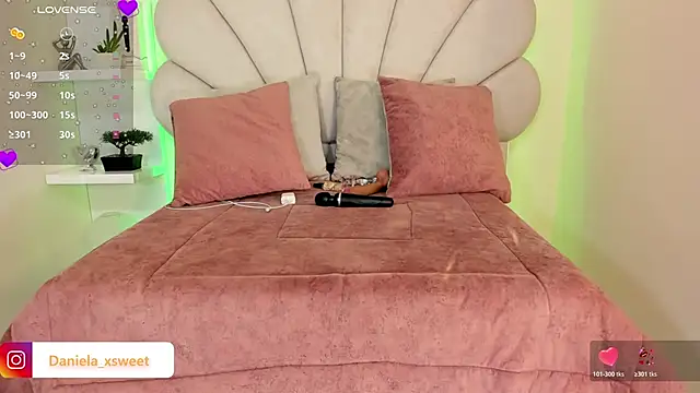 Danielaangelina online show from 12-22-25, 07:08