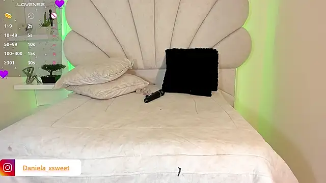 Danielaangelina online show from 09-26-25, 05:47