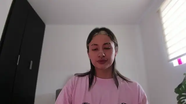 ggor4w33 online show from 03-19-26, 04:40