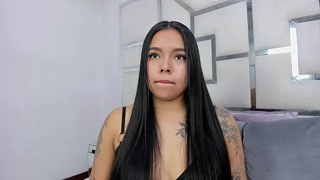 ZoeWan69 online show from 04-02-26, 01:51