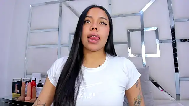 ZoeWan69 online show from 11-27-25, 11:32