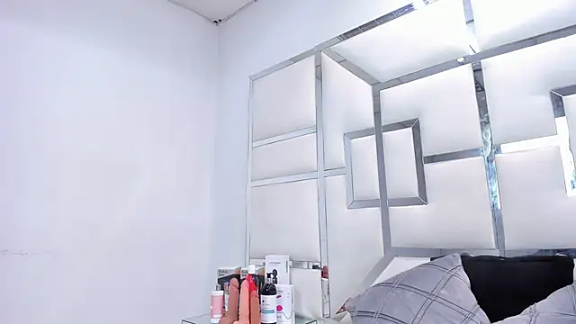 ZoeWan69 online show from 02-07-26, 02:03