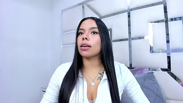 ZoeWan69 online show from 03-08-26, 01:47