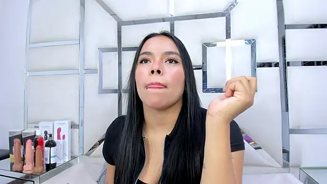 ZoeWan69 online show from 03-12-26, 01:48