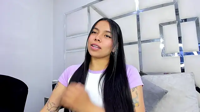 ZoeWan69 online show from 10-27-25, 12:50