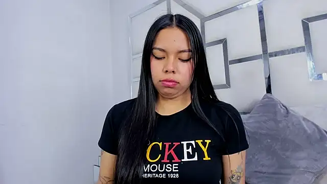 ZoeWan69 online show from 09-29-25, 01:06