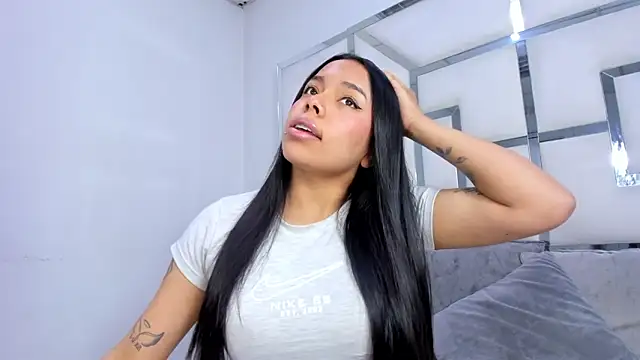 ZoeWan69 online show from 11-28-25, 12:05