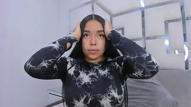 ZoeWan69 online show from 12-16-25, 11:03