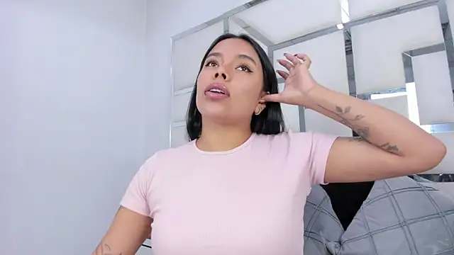 ZoeWan69 online show from 01-19-26, 11:36