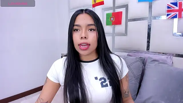 ZoeWan69 online show from 06-24-26, 03:32