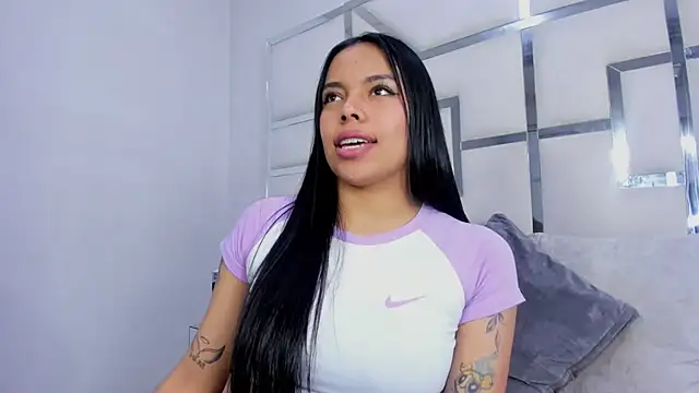 ZoeWan69 online show from 10-05-25, 01:46