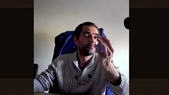 ReyDeBotones online show from 03-25-26, 04:39